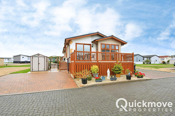 2 Bedroom Park Home For Sale In Peterborough, Cambridgeshire, PE8