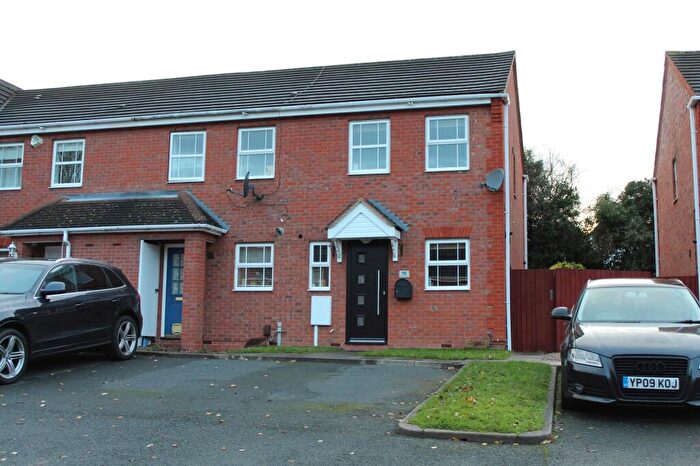 2 Bedroom End Of Terrace House To Rent In Arran Drive, Wilnecote, B77