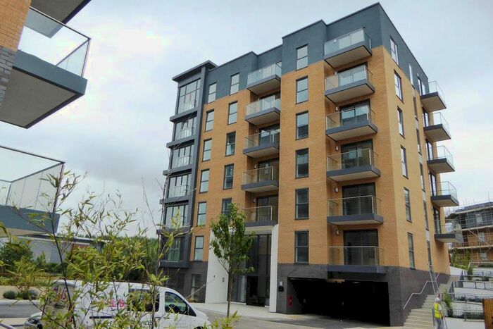 1 Bedroom Flat To Rent In Osprey House, Reading, RG2