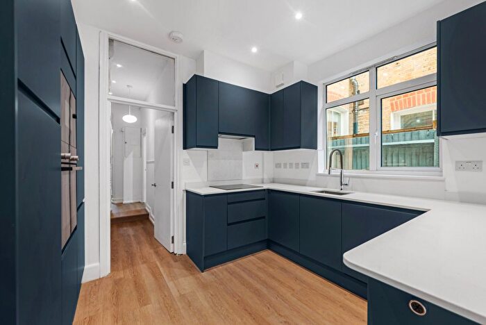 4 Bedroom Property To Rent In Ivy Crescent, Chiswick Park, W4