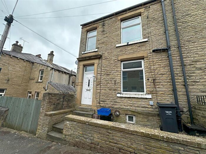 2 Bedroom End Of Terrace House To Rent In Hardy Street, Brighouse, HD6