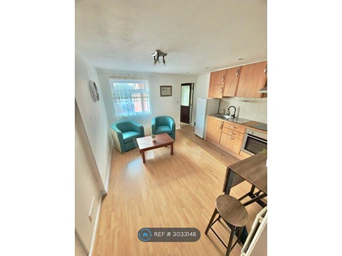 2 Bedroom Flat To Rent In Gell Street, Sheffield, S3