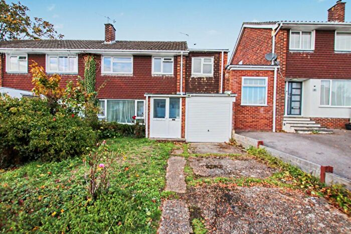 4 Bedroom Semi-Detached House To Rent In Ormond Close, Fair Oak, SO50