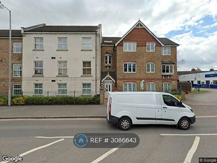 2 Bedroom Flat To Rent In East Gate Court, Dunstable, LU5