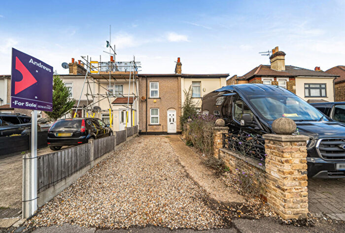 2 Bedroom Terraced House For Sale In London Road, Romford, RM7