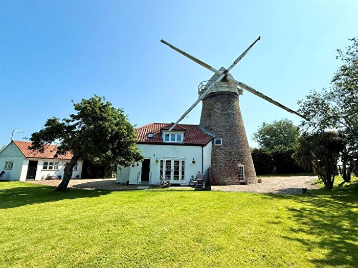 3 Bedroom Detached House For Sale In Marsh Farm, Mautby, NR29