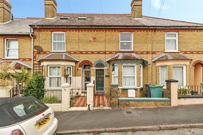 2 Bedroom Terraced House For Sale In Upper Yarborough Road, East Cowes, Isle Of Wight, PO32