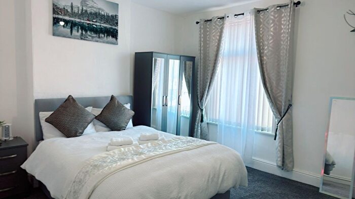 3 Bedroom End Of Terrace House To Rent In Mount Pleasant Street, Coseley, WV14