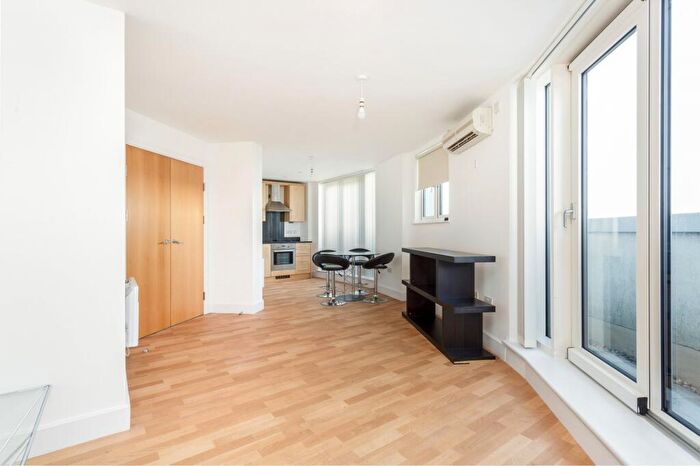 2 Bedroom Flat To Rent In Gunwharf Quays, Portsmouth, Hampshire, PO1