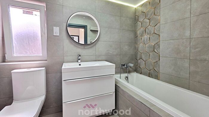 3 Bedroom Semi-Detached House For Sale In Barnby Dun Road, Wheatley, Doncaster, DN2