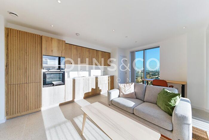 1 Bedroom Flat To Rent In Jacquard Point, Tapestry Way, London, E1