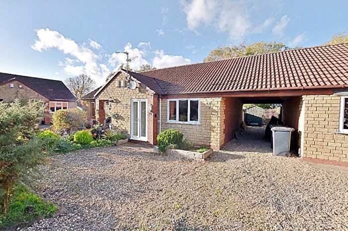 1 Bedroom Semi-Detached Bungalow For Sale In Strubby Close, Lincoln, LN6