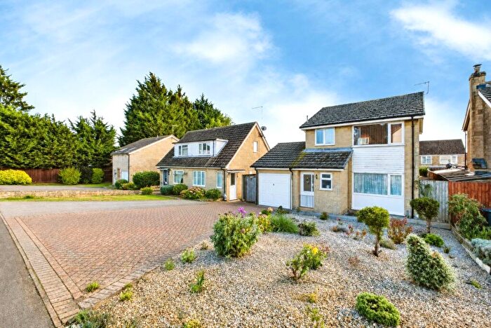 3 Bedroom Detached House For Sale In Byfield Road, Woodford Halse, Daventry, Northamptonshire, NN11