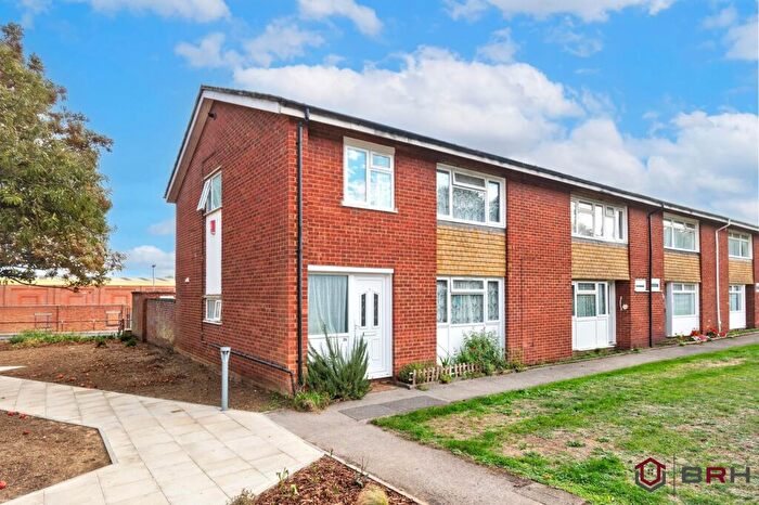 4 Bedroom Terraced House For Sale In St. Georges Way, Wolverton, MK12
