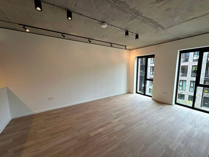 1 Bedroom Flat To Rent In Bedroom Flat – Red House, Lawrence Road, Seven Sisters, N15