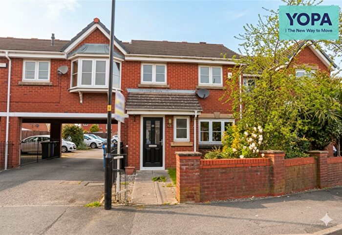 3 Bedroom Semi-Detached House For Sale In Greenfield Road, Chorley, PR6