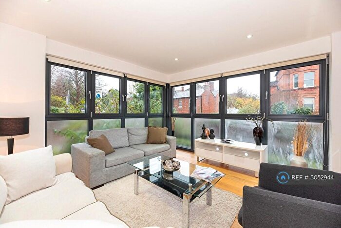 2 Bedroom Flat To Rent In Surbiton Hill Road, Surbiton, KT6