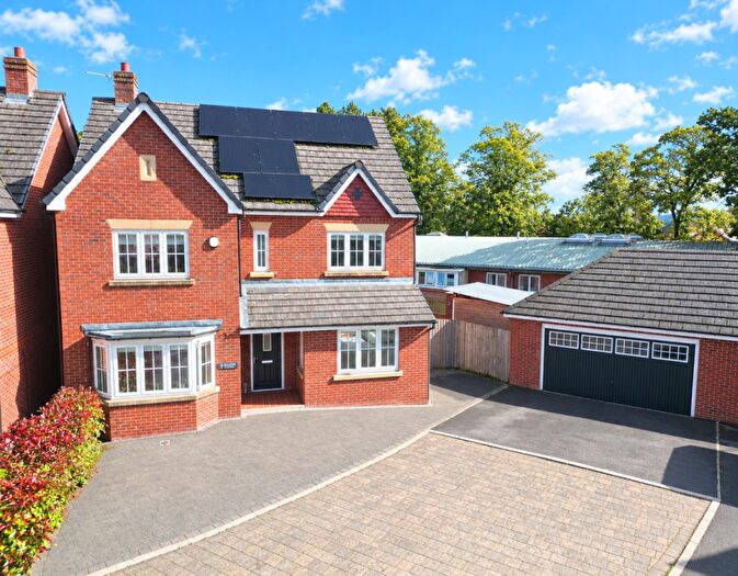 5 Bedroom Detached House For Sale In Redwood Gardens, Great Moor, Stockport, SK2