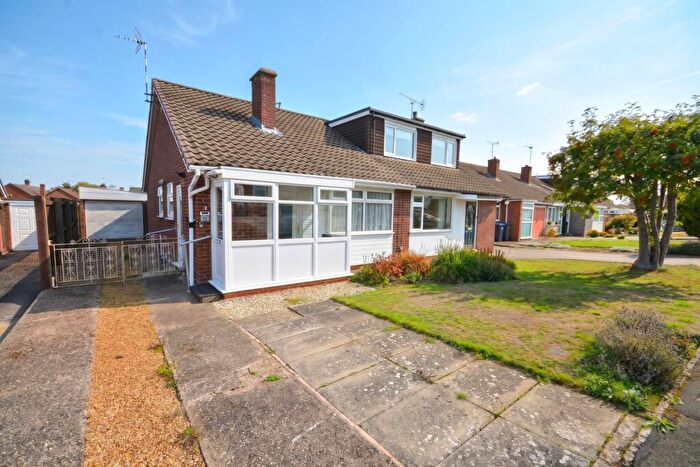 2 Bedroom Semi-Detached Bungalow For Sale In Thackeray Close, Hillside, CV22