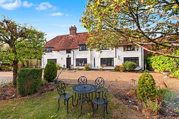 5 Bedroom Detached House For Sale In Drayton Beauchamp, Aylesbury, HP22