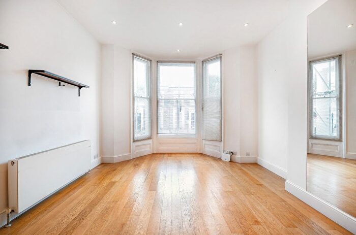 2 Bedroom Flat To Rent In Lanark Road, Maida Vale, London, W9