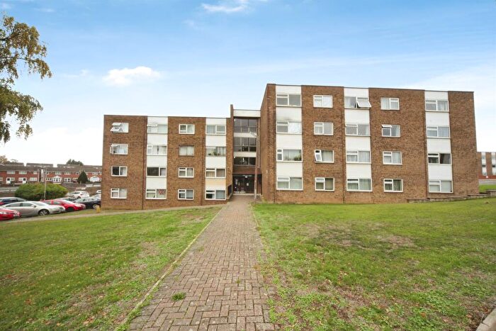 1 Bedroom Flat For Sale In Handcross Road, Luton, LU2