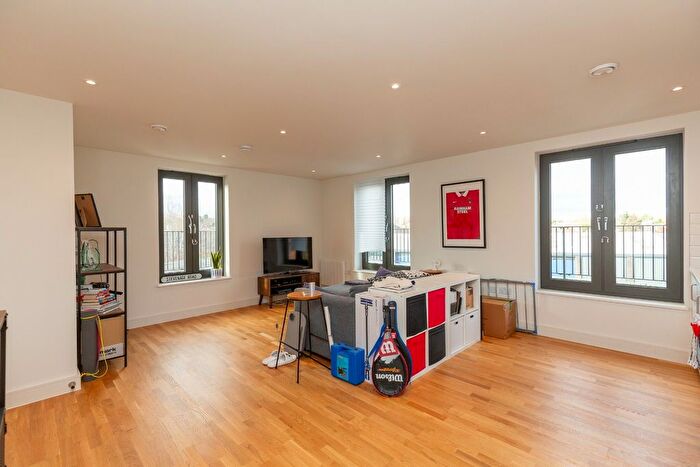1 Bedroom Flat To Rent In Countess Road, Northampton, NN5