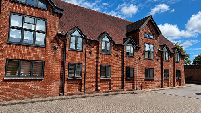 2 Bedroom Flat For Sale In The Maltings, Petersfield, Hampshire, GU31