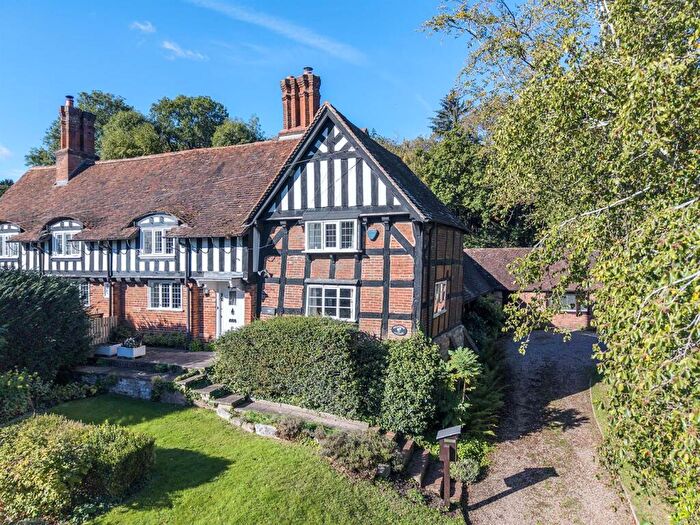 3 Bedroom Semi-Detached House For Sale In High Street, Hampton-In-Arden, B92