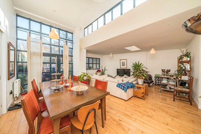 2 Bedroom Flat For Sale In Asylum Road, Peckham, SE15