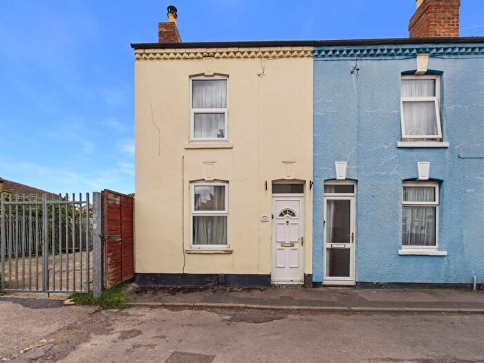 2 Bedroom End Of Terrace House For Sale In Percy Street, Gloucester, GL1