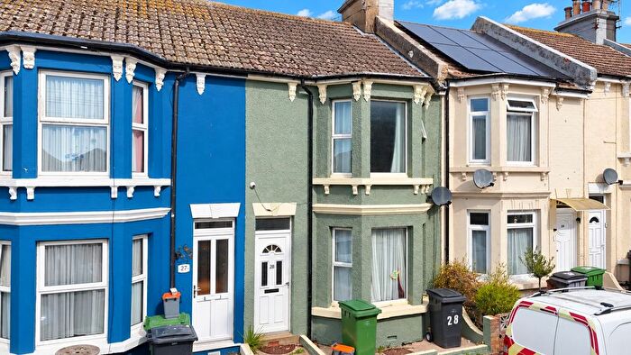 3 Bedroom Terraced House For Sale In Grove Road, Hastings, TN35