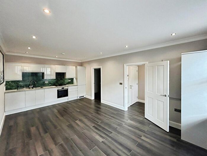 2 Bedroom House For Sale In Walton Road, Wellesbourne, Warwick, CV35