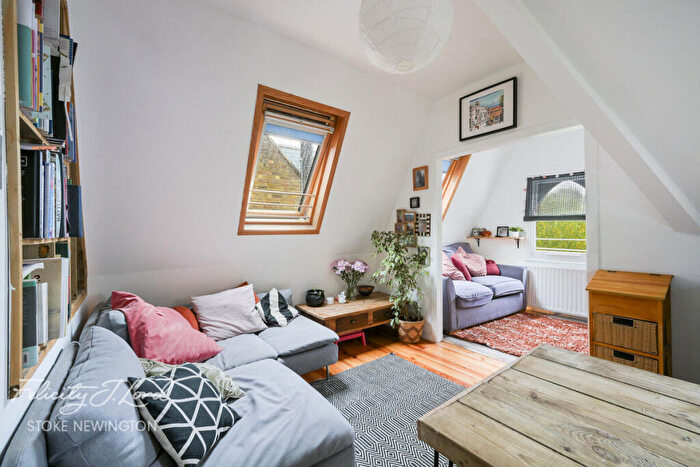 3 Bedroom Flat For Sale In West Bank, London, N16