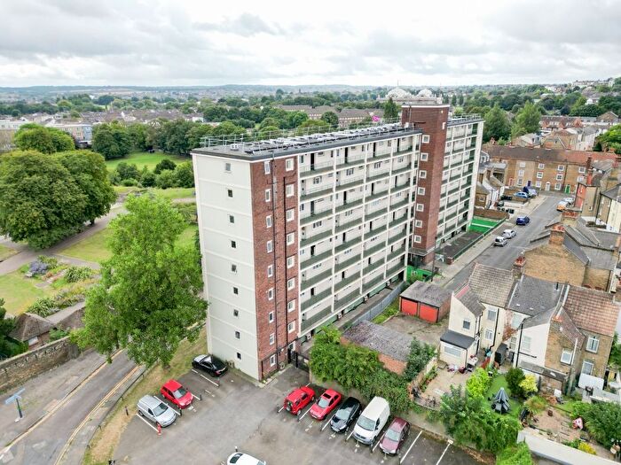 1 Bedroom Studio For Sale In Chantry Court, Gordon Place, Gravesend, Kent, DA12