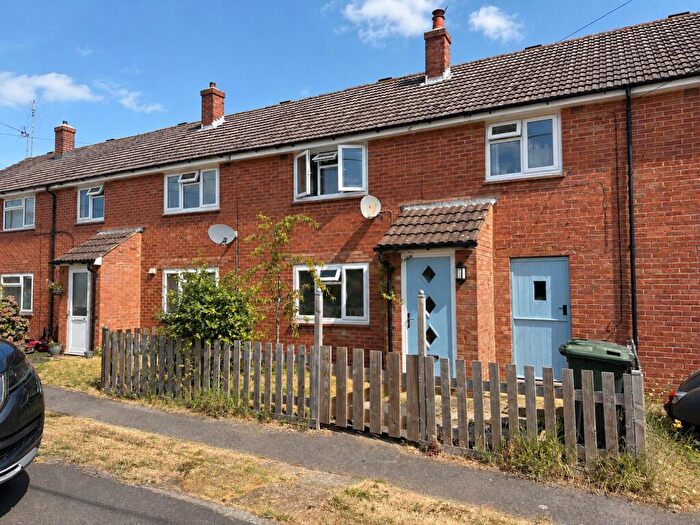 3 Bedroom Terraced House For Sale In Calshot Close, Calshot, SO45