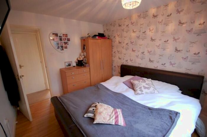 2 Bedroom Flat To Rent In Corbiewynd, Edinburgh, EH15