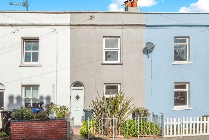 2 Bedroom Terraced House For Sale In Rodwell Avenue, Weymouth, DT4