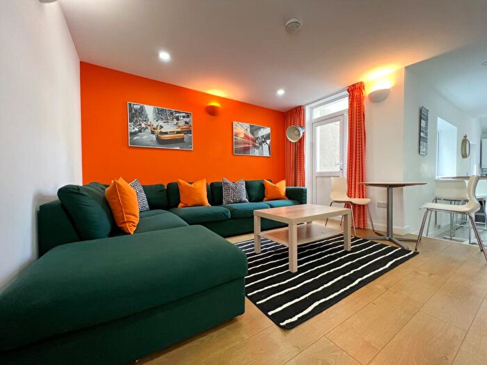 6 Bedroom Terraced House To Rent In Cranbrook Street, Cathays, CF24