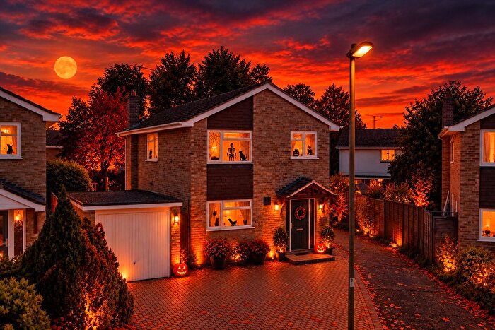 3 Bedroom Detached House For Sale In Romans Gate, Pamber Heath, Tadley, Hampshire, RG26