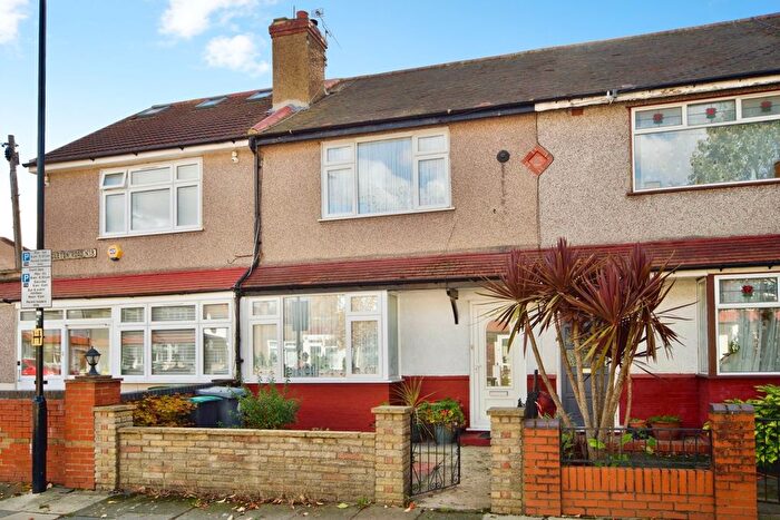 2 Bedroom Terraced House For Sale In Ingleton Road, London, N18