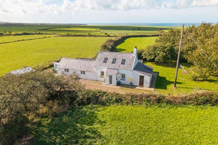 4 Bedroom Detached House For Sale In Lon Cae Glas, Edern, Pwllheli, LL53