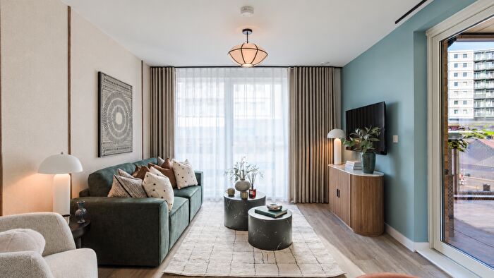 2 Bedroom Flat For Sale In A Alexandra Road, Hounslow, TW3