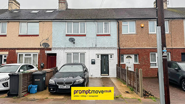 3 Bedroom Terraced House To Rent In Tower Road Luton, LU2