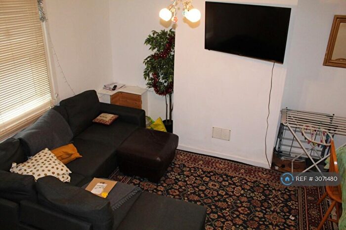 3 Bedroom Terraced House To Rent In Bonhay Road, Exeter, EX4