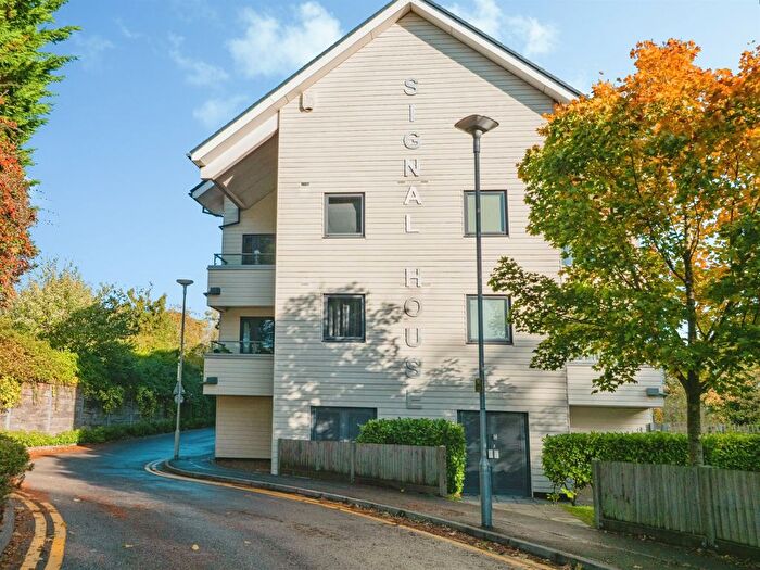 1 Bedroom Flat For Sale In Bitter End, Dorchester, DT1