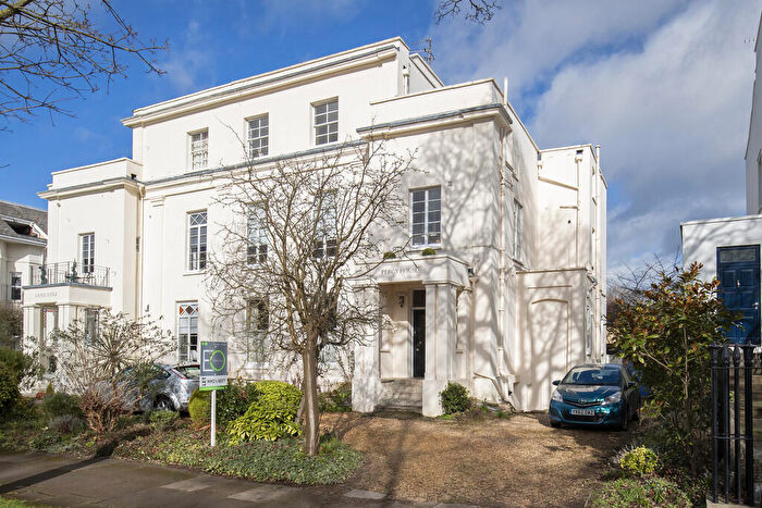 2 Bedroom Apartment To Rent In Wellington Square, Cheltenham, GL50