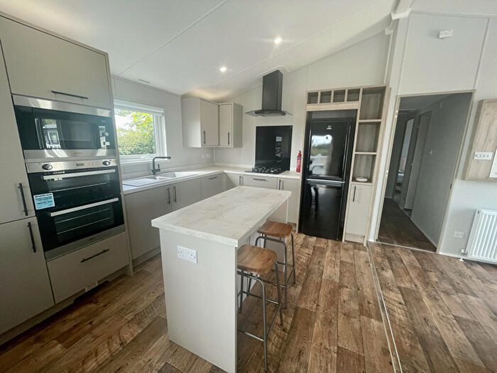 2 Bedroom Lodge For Sale In Ramsgate, Kent, CT12