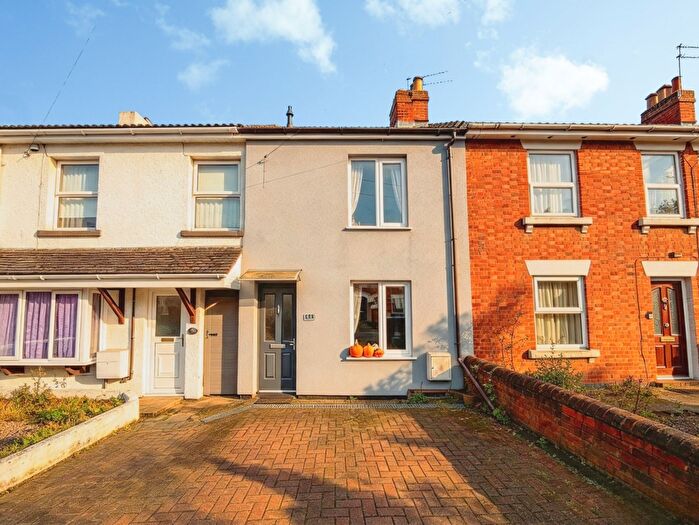 3 Bedroom Terraced House For Sale In Beechcroft Road, Swindon, SN2
