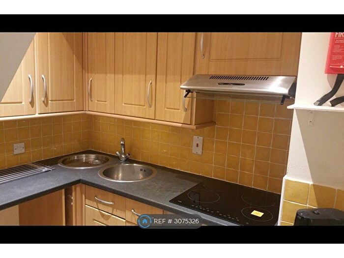 Studio To Rent In Belmont Road, Luton, LU1